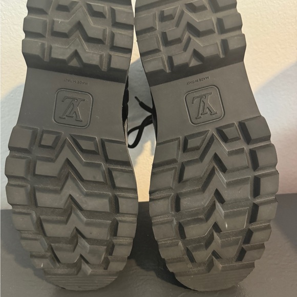 Louis Vuitton Men’s Ranger Boot - Picture 6 of 7